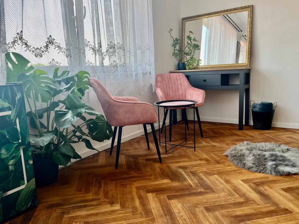 Monstera I Apartment Kolin Ngoại thất bức ảnh